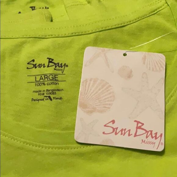 SUN BAY Women’s Flamingos Christmas TShirt - Picture 4 of 4